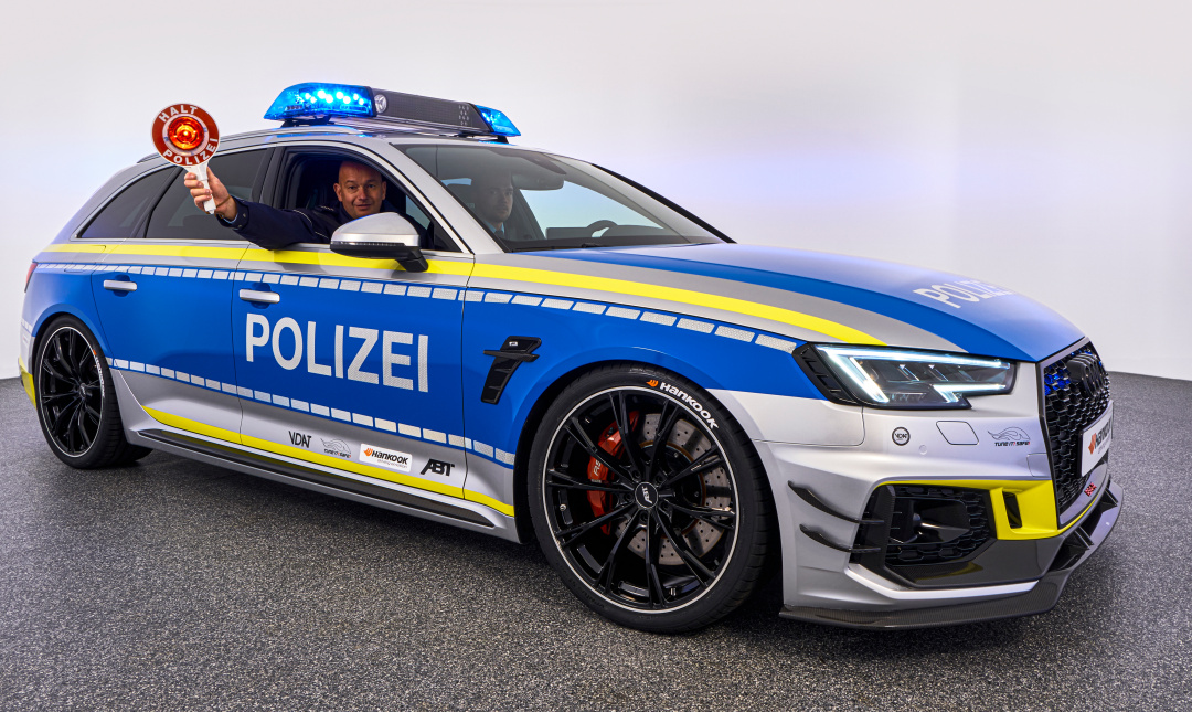 SMALL_ABT_RS4-R_police_Tune_it_Safe_18